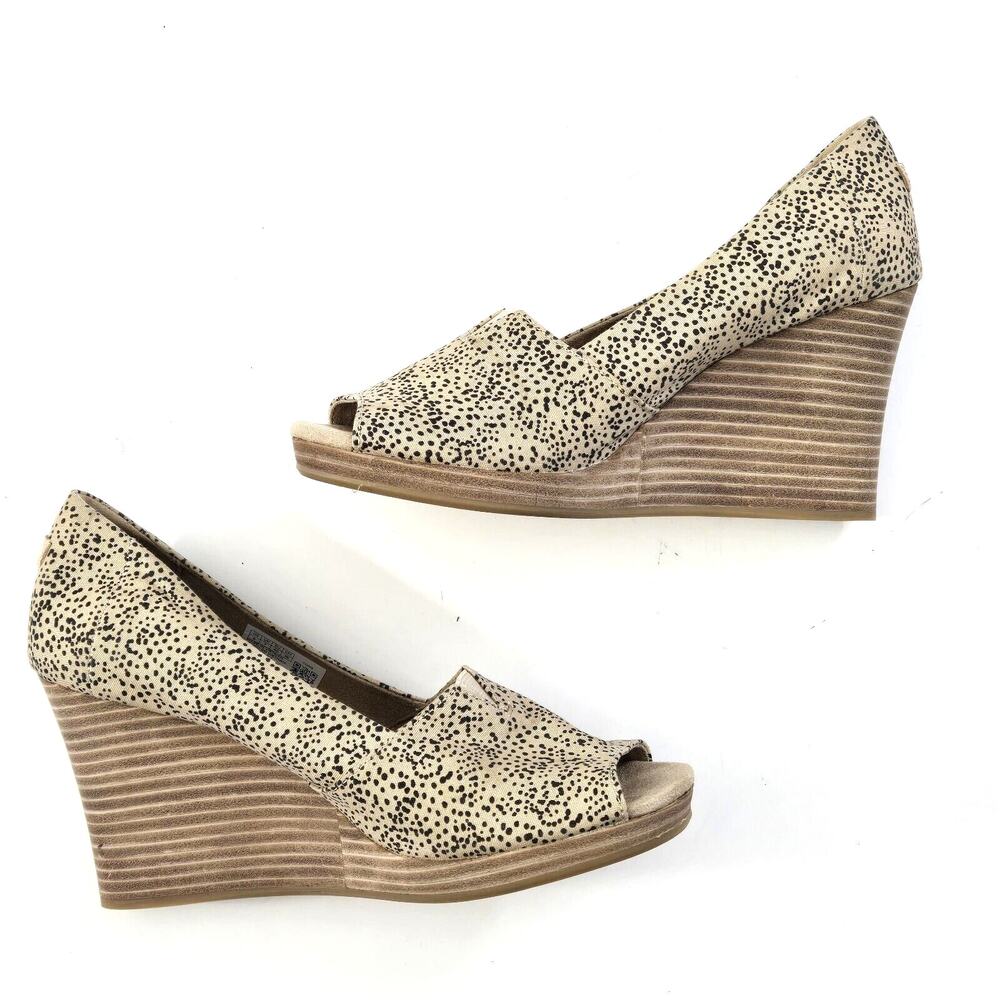 TOMS Wedge Sandals Size 9 Tan Boho Coastal Resort Minimalist Style - Picture 3 of 6